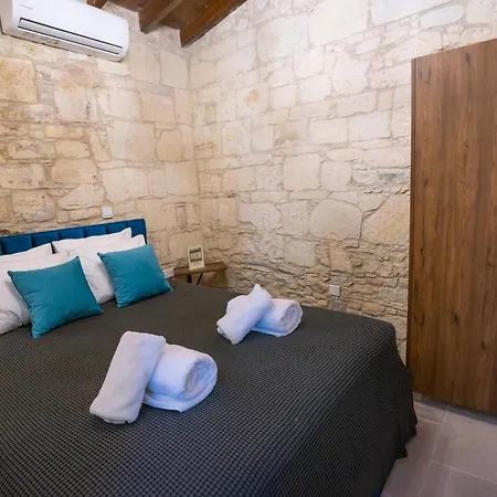 Eidyllio Luxury בית כפרי אומודוס